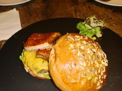 -HIGH FIVE哈福手工汉堡(桂林路店)