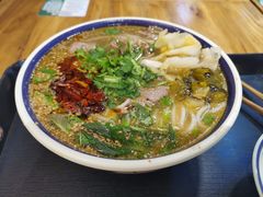 -云阿蛮云南生烫牛肉米线(奉贤路店)