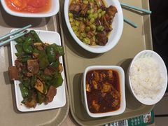 -老乡鸡(融科天地店)