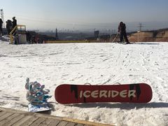 -采薇庄园四季滑雪场