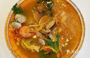 Fresh Shrimp and Clam Noodles