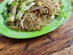 -蚝哥花姐湛江烤生蚝(美丽湾市场店)