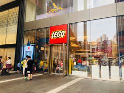 -乐高品牌旗舰店(人民广场店)