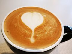 燕麦奶拿铁-Dough&Joe团憩(瑞虹天地月亮湾店)