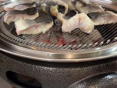 -围炉肉舍•炭烤活鳗•丹东海鲜烤肉(步行街店)