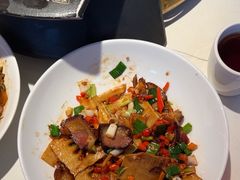 -阿瓦山寨·湘菜现炒·剁椒鱼头王(咸阳总店)