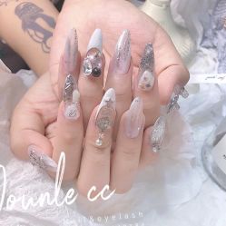 -Pink You美甲洗眉纹绣定制中心