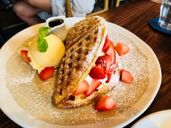 -ROAST coffee & eatery