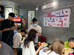 等位区-绿柠食堂(北外滩店)