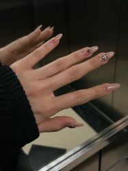 -丽心自助美甲美睫