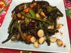 -闯关东东北农家菜(崂山石老人店)