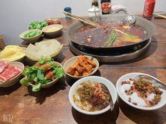 -四小区火锅·巷子里的重庆火锅(花照壁店)
