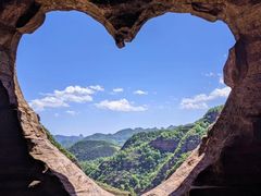 -爱情山风景区