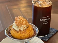 -Café Monson