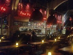 -FOUR PLAY BAR