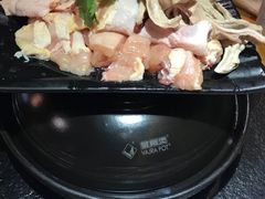 -洪氏嗨捞·广东猪肚鸡·椰子鸡火锅(西咸万象城店)