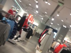 -H&M(鹏欣水游城店)