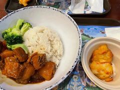 萝卜焖牛腩饭-横琴湾畔餐厅(长隆海洋王国白鲸剧场店)