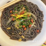 我又来了两块 三块肉 两碗饭 舒服！店内位置很大