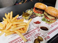 -The Habit Burger Grill 哈比特汉堡(世博店)