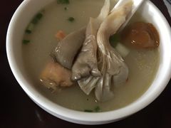 -绿色墨脱石锅城