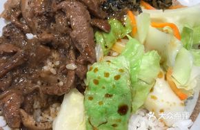 Black Pepper Beef Roll