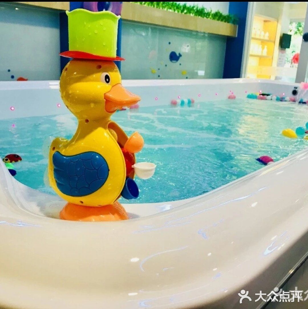萌果游泳馆