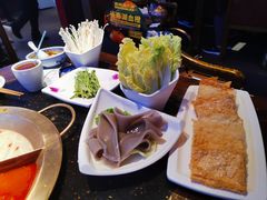-周师兄大刀腰片火锅(洪崖洞旗舰店)