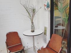 -彳亍咖啡·这里(水湾路店)