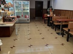 -红宝石·鲜奶小方·海派西点房(南丹店)
