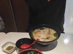 -灵芝妹子海鲜米线(香炉礁山姆店)