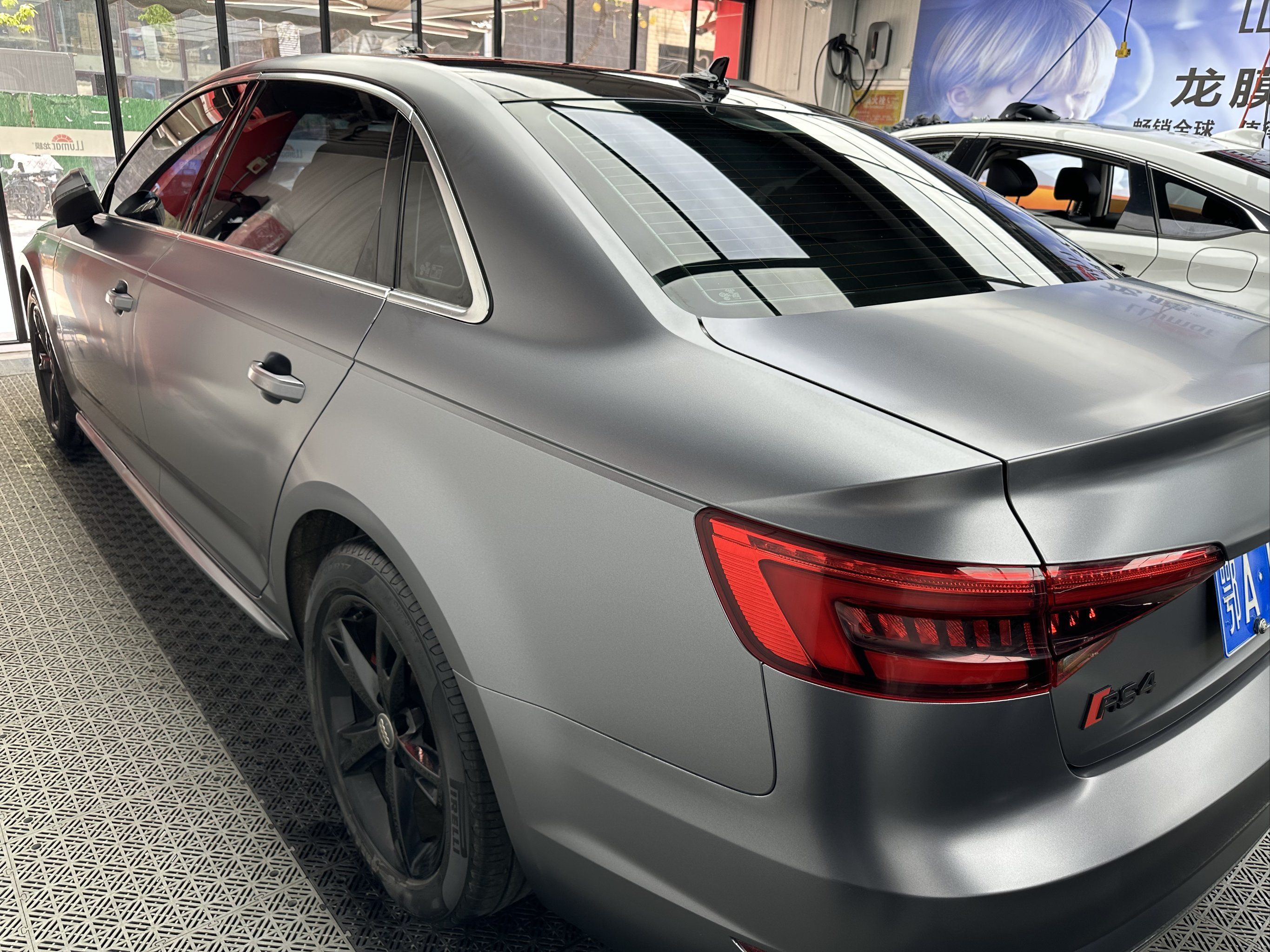 奥迪a4l 
#电光amg山灰 
#车友汇专业贴膜 
#汽车贴膜 #汽车改