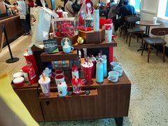 零售区-星巴克臻选(广州沙面店)