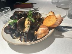 -LESCEDARS Brasserie Bistro香柏树