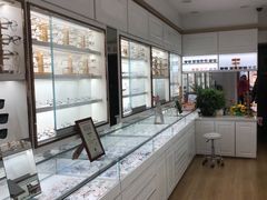 -翰佐蔡司小乐圆·依视路星趣控·暴龙眼镜折扣店