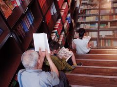 -钟书阁(松江泰晤士小镇店)