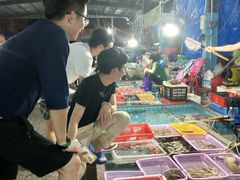 -霞涌市场海鲜摆卖区