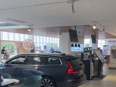 -青岛中升沃茂沃尔沃4S店(市北店)