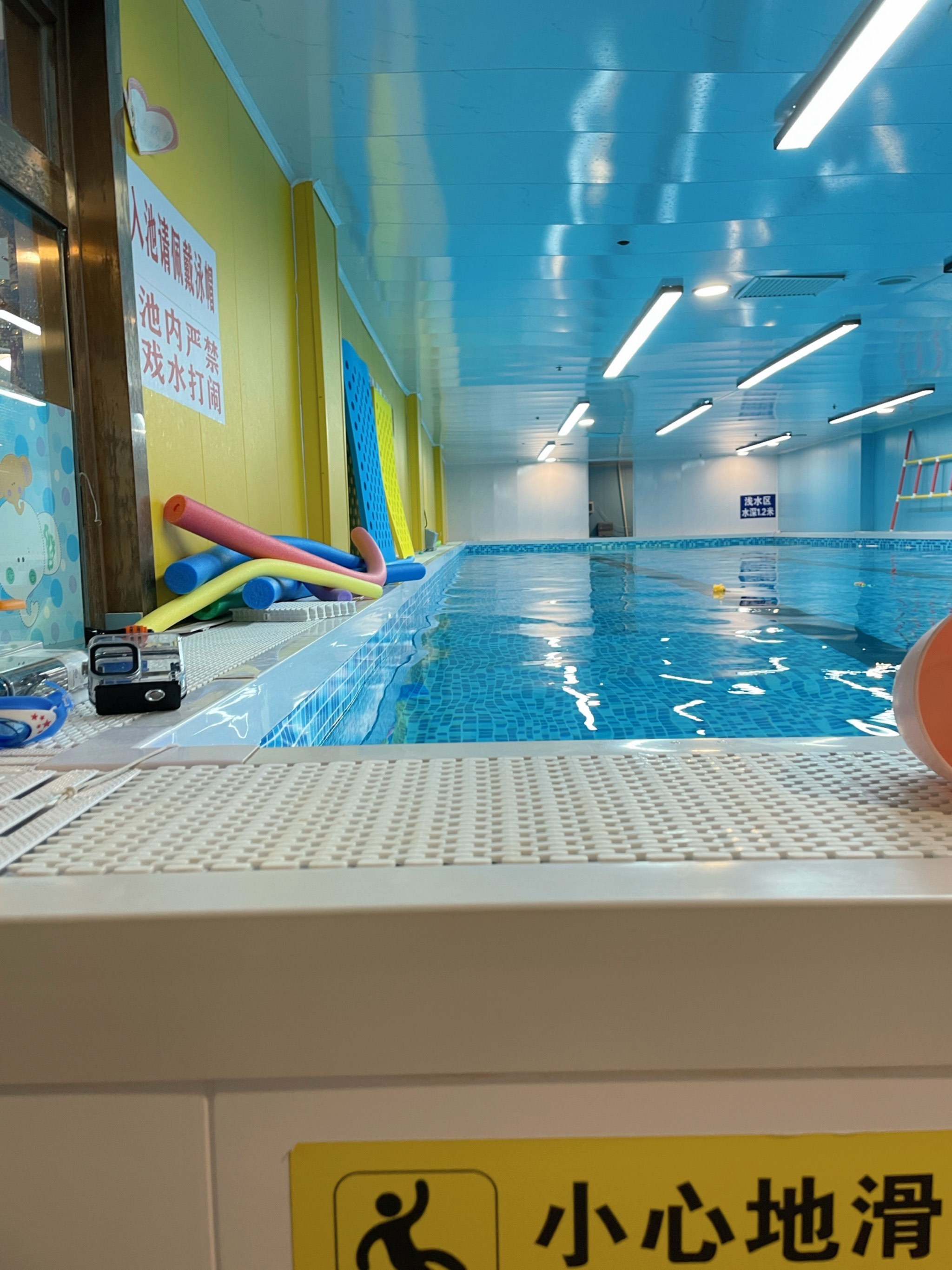 小小泳池大冒险,2岁宝宝开心游