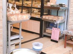 面包甜点陈列柜-宏发红西饼屋(天津路店)
