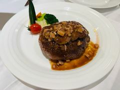 扒鹅肝小牛排-维兰西餐(万泉河店)