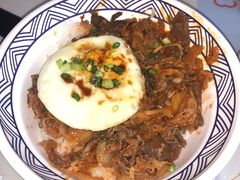 牛肉泡菜丼饭-花漫里日式餐厅(南安中骏店)
