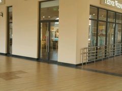 -王府井奥莱临潼小镇(临潼店)