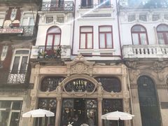 -Majestic Café