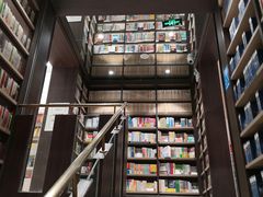 -钟书阁(群光广场店)
