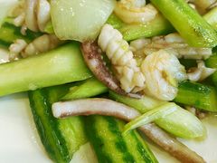 广东丝瓜炒鱿鱼-朋友轩粤菜(十里河店)
