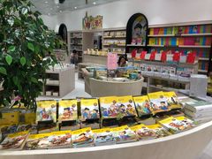 -钟书阁(群光广场店)
