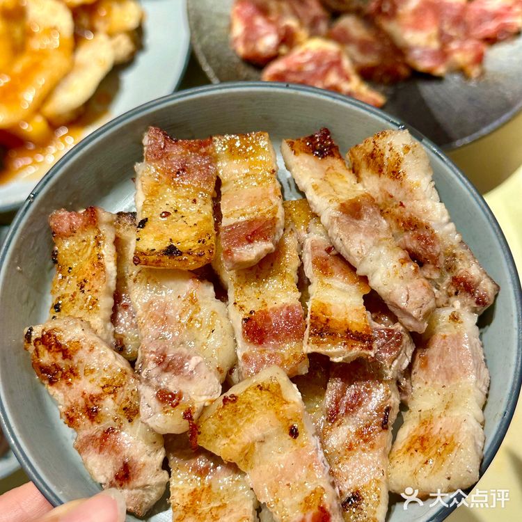 店里韩料，烤肉都是很正宗～️坛子横膈膜 鲜嫩的肉质