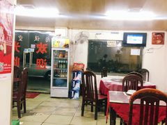 -六弟特色小馆(人民新村店)