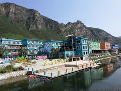 -百里峡七彩艺术小镇